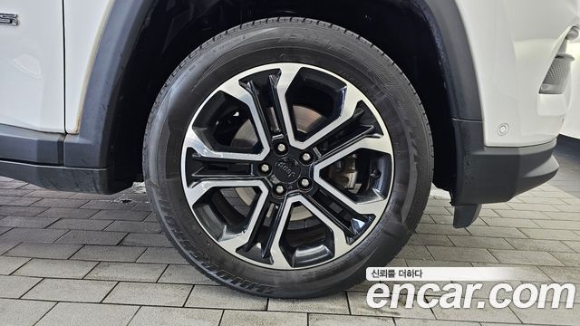 Jeep Compass 2022 — photo 7