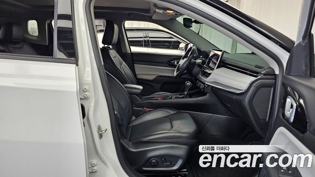 Jeep Compass 2022 — photo 16