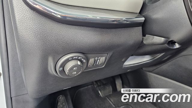 Jeep Compass 2022 — photo 28