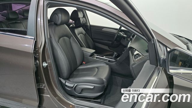 Hyundai Sonata 2015 — photo 16