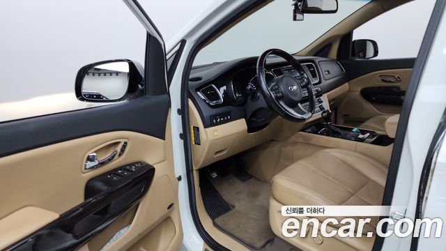 Kia Canival 2016 — photo 13
