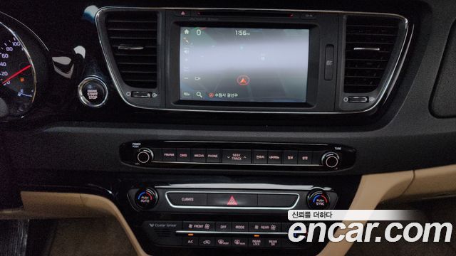 Kia Canival 2016 — photo 18