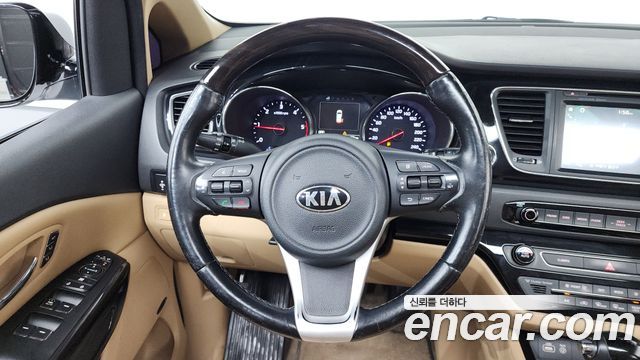 Kia Canival 2016 — photo 19