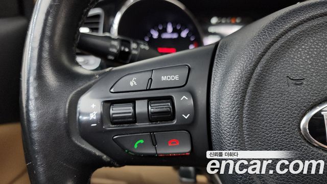 Kia Canival 2016 — photo 23