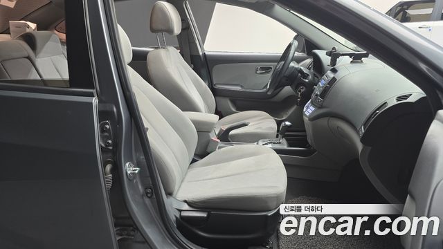 Hyundai AVANTE 2010 — photo 11