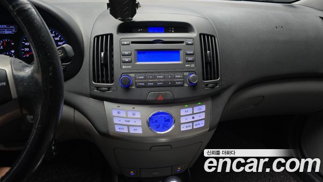 Hyundai AVANTE 2010 — photo 14