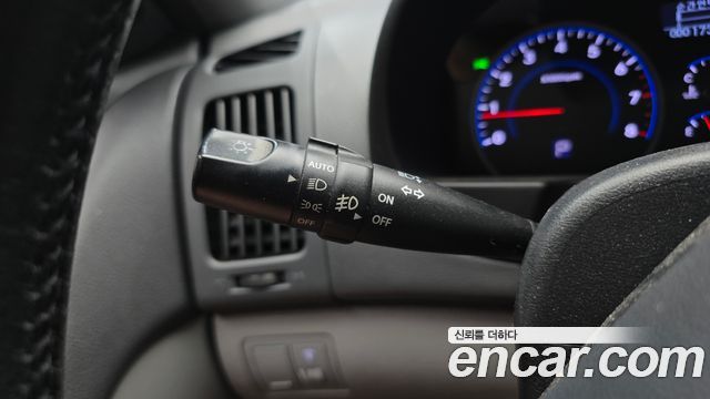 Hyundai AVANTE 2010 — photo 18