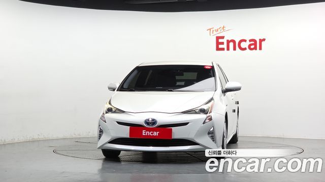 Toyota Prius 2016 — photo 3