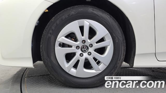 Toyota Prius 2016 — photo 5