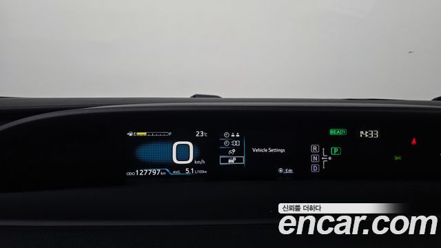 Toyota Prius 2016 — photo 8