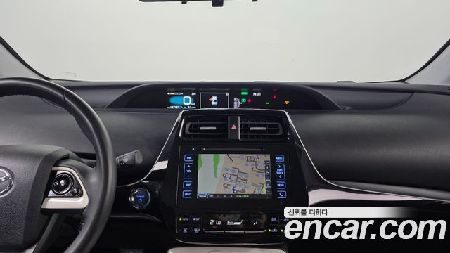 Toyota Prius 2016 — photo 14