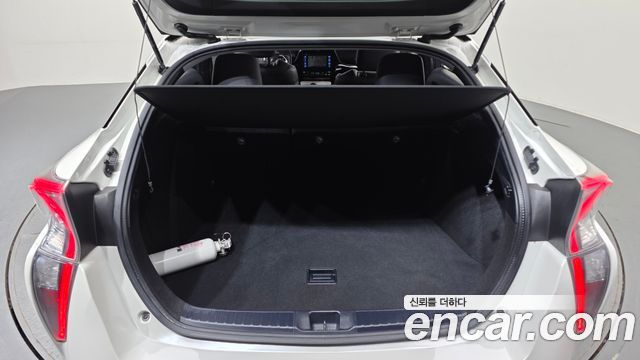 Toyota Prius 2016 — photo 20