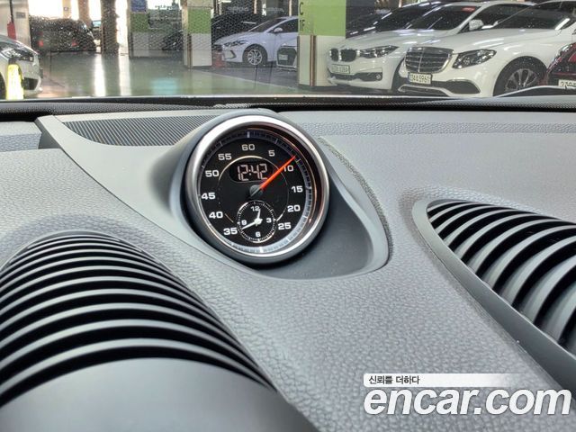 Porsche 718 2018 — photo 17