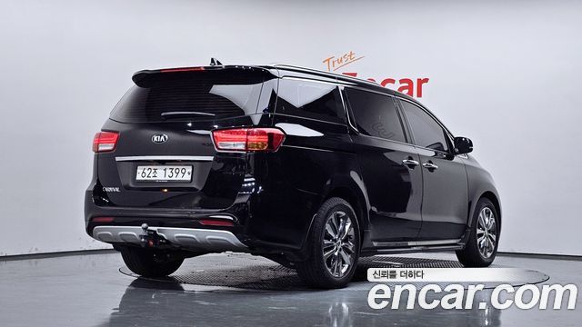 Kia Canival 2018 — photo 2