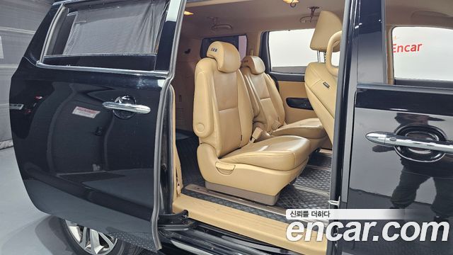 Kia Canival 2018 — photo 17