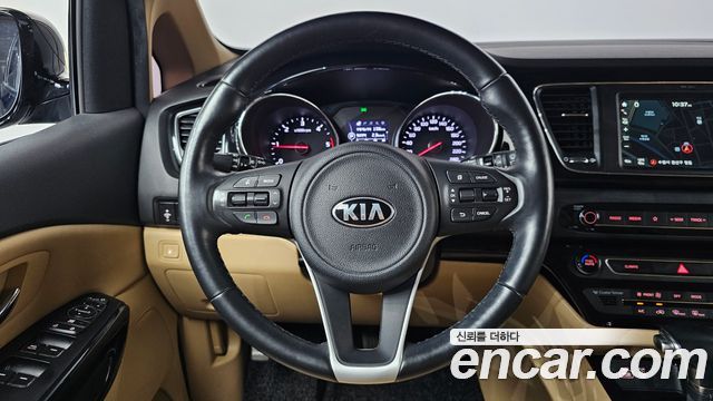 Kia Canival 2018 — photo 18