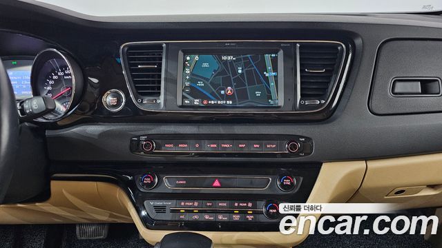 Kia Canival 2018 — photo 19