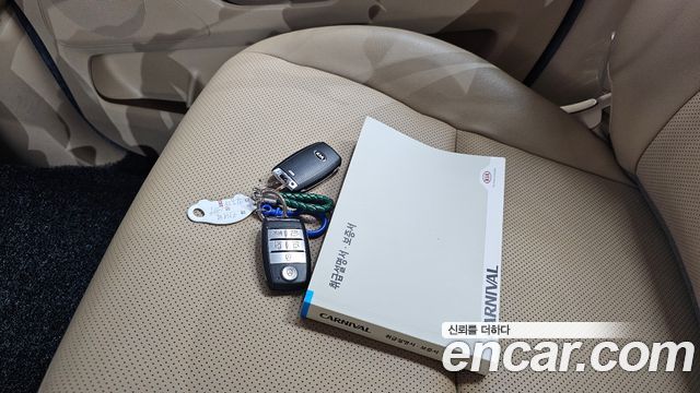 Kia Canival 2018 — photo 24