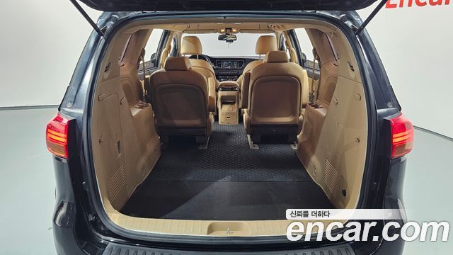 Kia Canival 2018 — photo 25