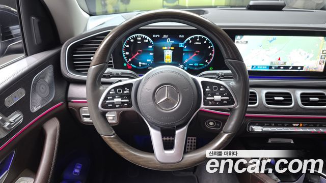 Mercedes-Benz GLS-Class 2020 — photo 19
