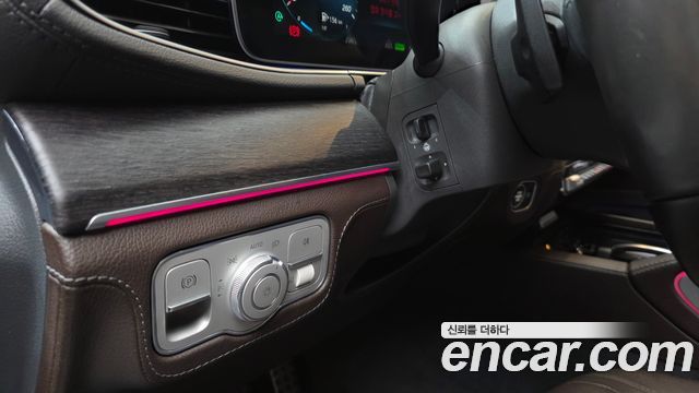 Mercedes-Benz GLS-Class 2020 — photo 25