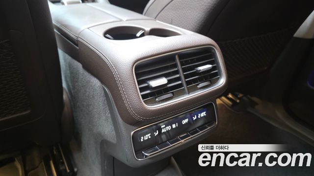 Mercedes-Benz GLS-Class 2020 — photo 26