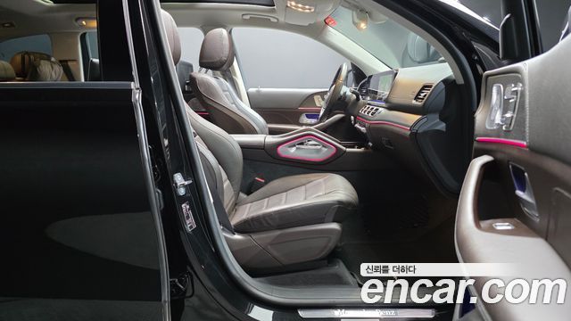 Mercedes-Benz GLS-Class 2020 — photo 16