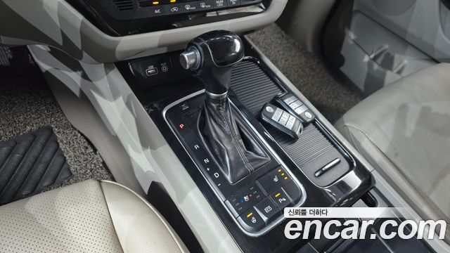 Kia Canival 2015 — photo 9