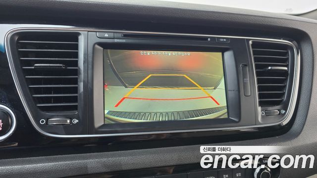 Kia Canival 2015 — photo 14