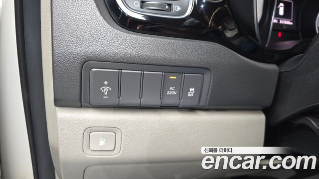 Kia Canival 2015 — photo 16