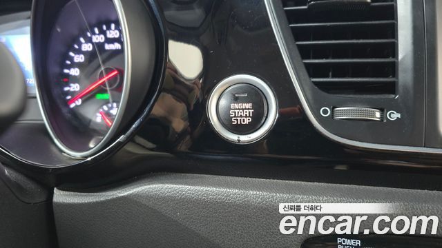 Kia Canival 2015 — photo 18