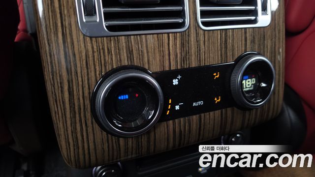 Land Rover Range Rover 2018 — photo 19