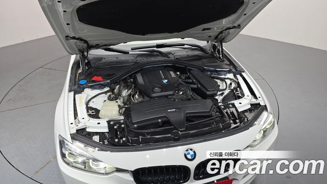BMW 3-Series 2018 — photo 6