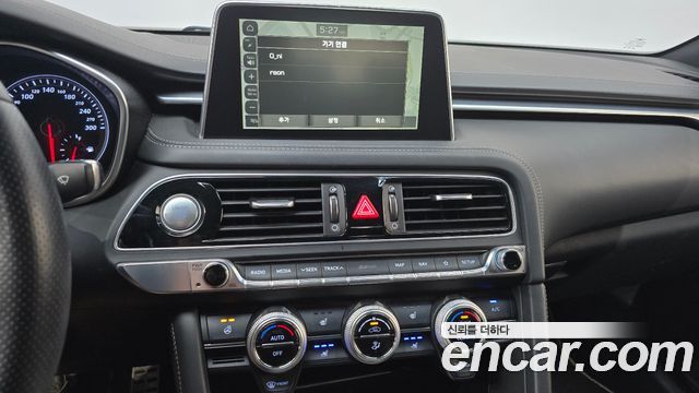 Genesis G70 2018 — photo 21