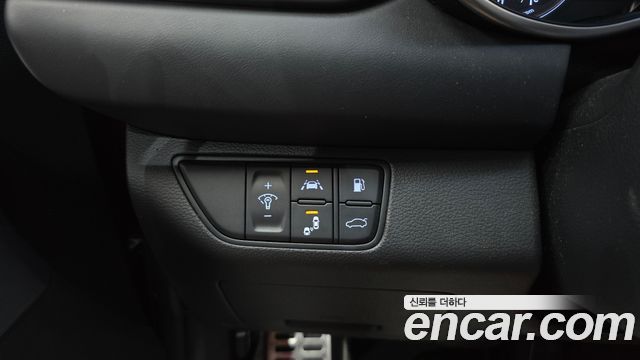 Genesis G70 2018 — photo 24