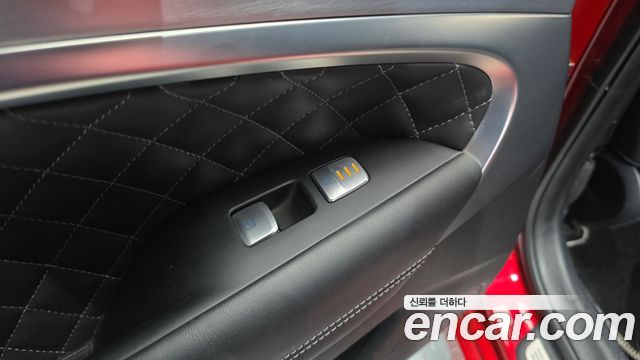 Genesis G70 2018 — photo 28