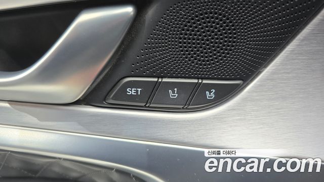Genesis G70 2018 — photo 32