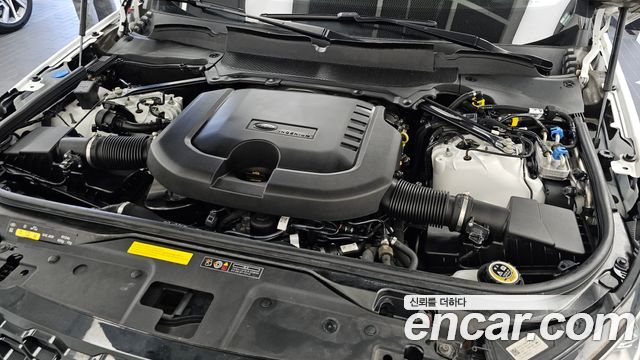Land Rover Discovery 2022 — photo 6