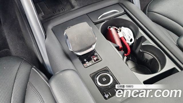 Land Rover Discovery 2022 — photo 12