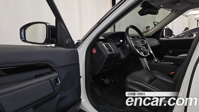 Land Rover Discovery 2022 — photo 13