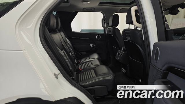 Land Rover Discovery 2022 — photo 18
