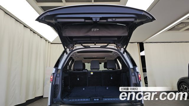 Land Rover Discovery 2022 — photo 26