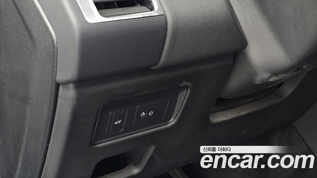 Land Rover Discovery 2022 — photo 27
