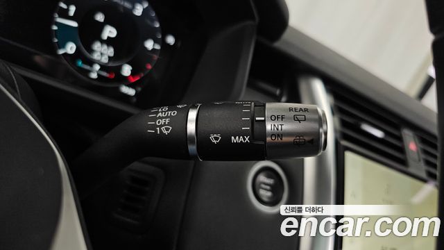 Land Rover Discovery 2022 — photo 28