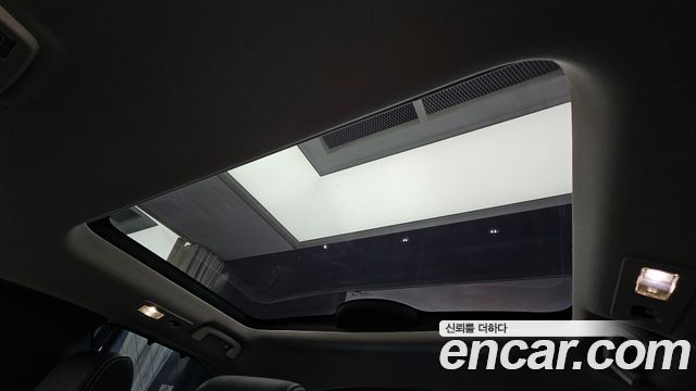 Land Rover Discovery 2022 — photo 31