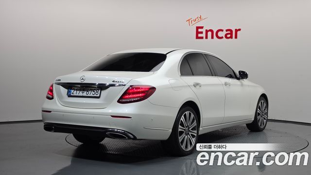 Mercedes-Benz E-Class 2018 — photo 2