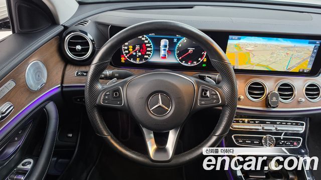 Mercedes-Benz E-Class 2018 — photo 19