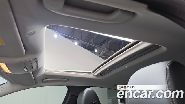 Mercedes-Benz E-Class 2018 — photo 22