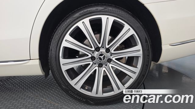 Mercedes-Benz E-Class 2018 — photo 7