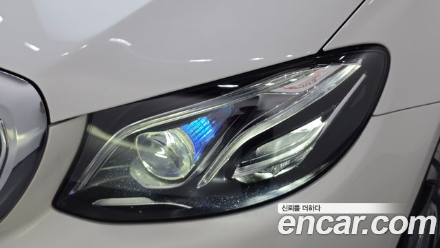 Mercedes-Benz E-Class 2018 — photo 8